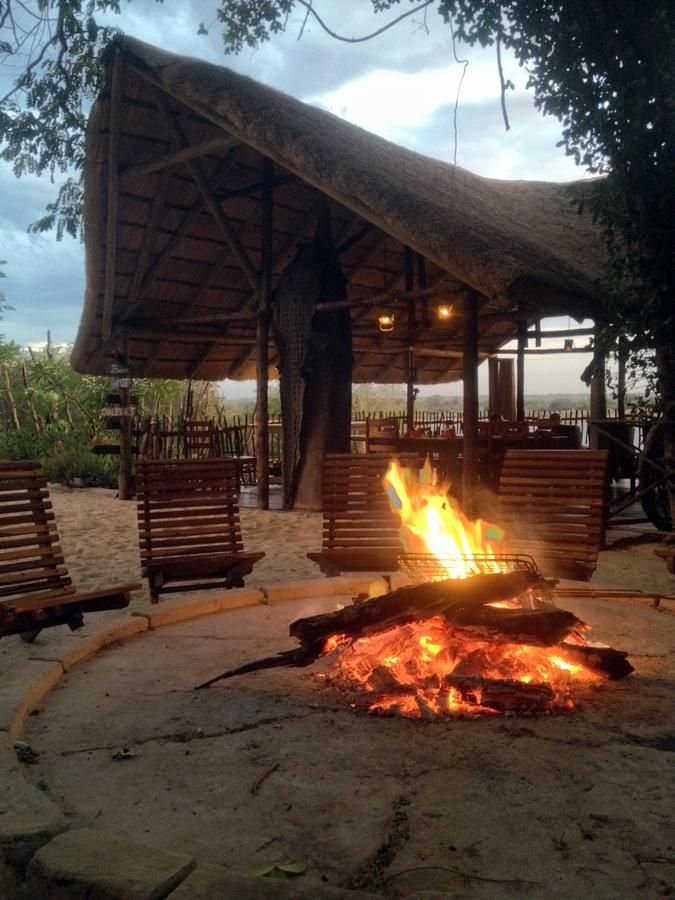 Caprivi Houseboat Safari Lodge Katima Mulilo Exteriör bild